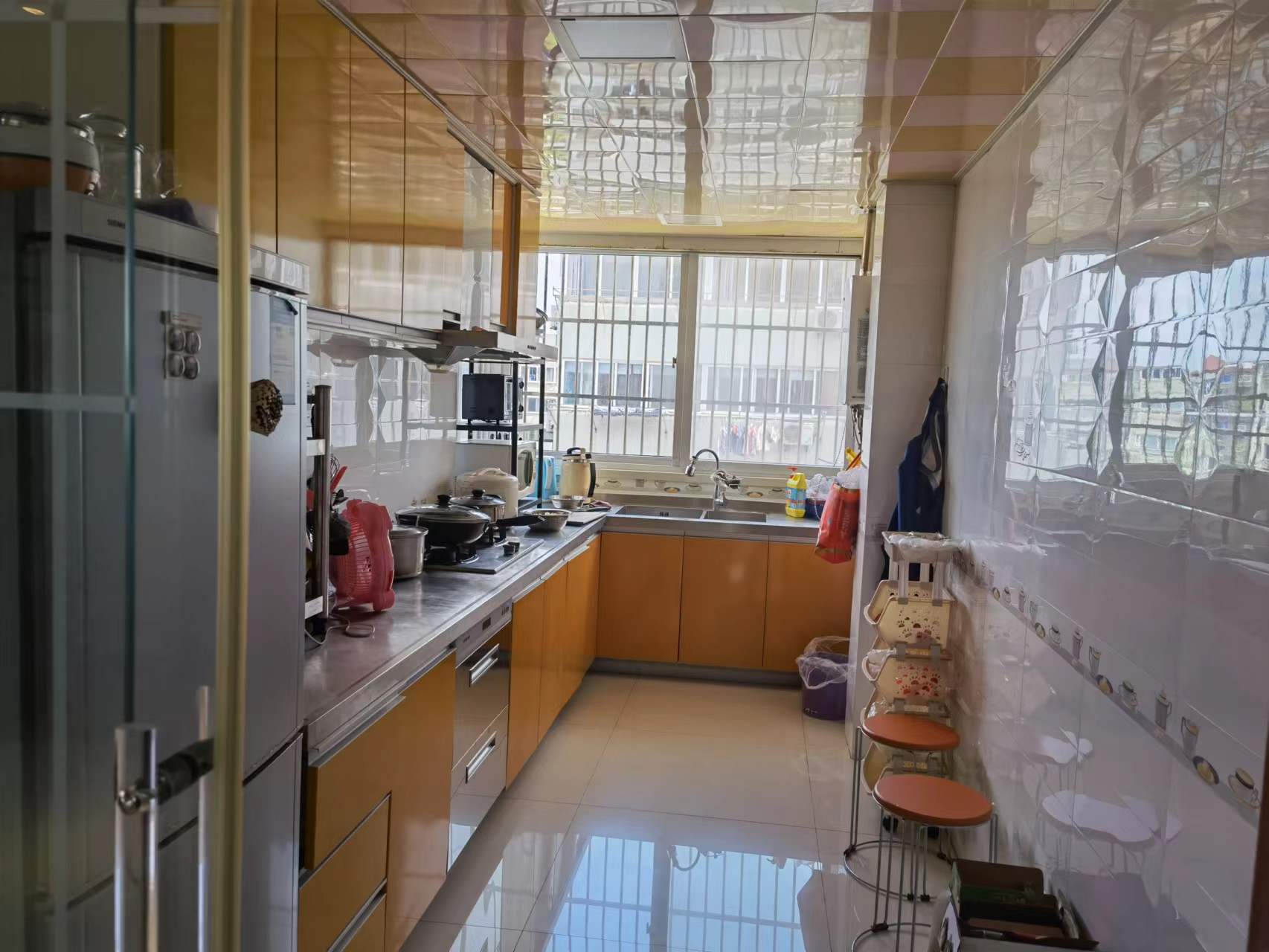 虹桥新苑 3室2厅1卫 121m&sup2;