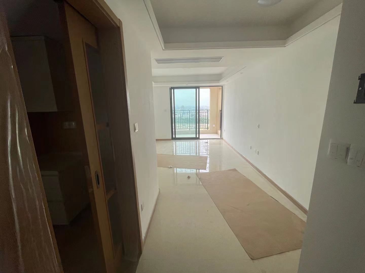 绿地新里城 3室1厅1卫 90m²