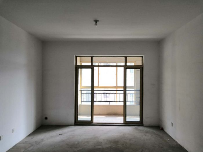 恒盛豪庭 3室2厅1卫 135m²