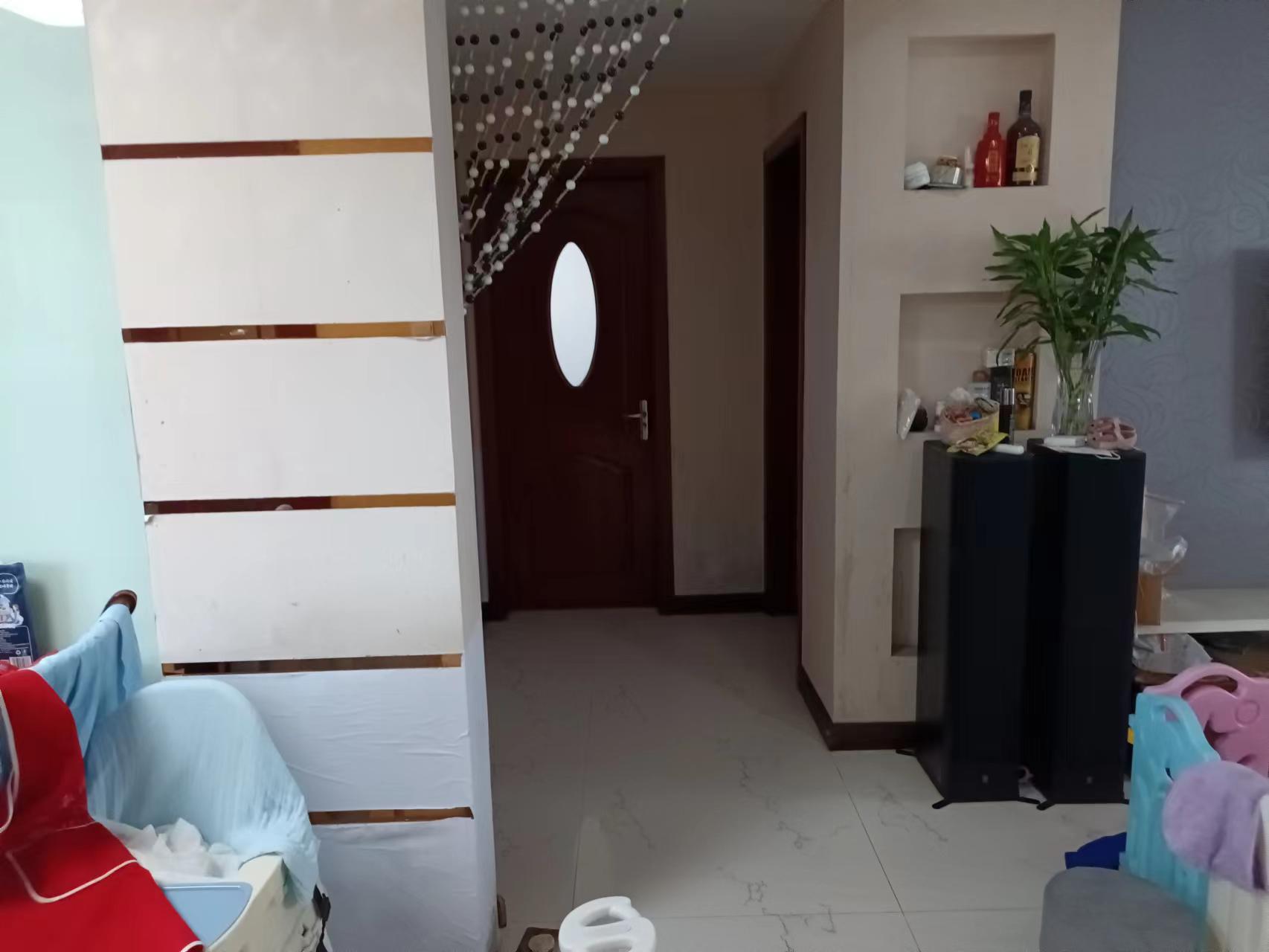 高迪晶城 2室2厅1卫 93m&sup2;