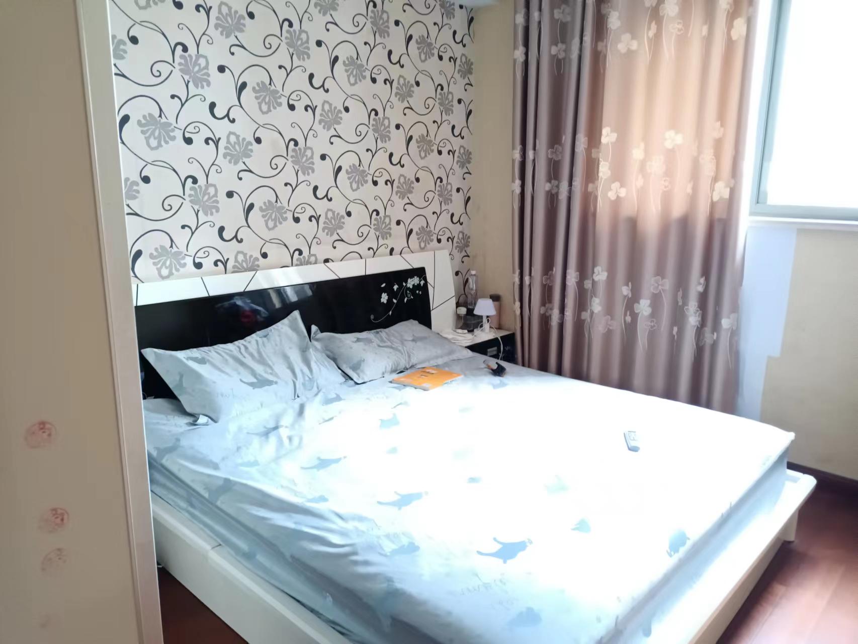 高迪晶城 2室2厅1卫 93m&sup2;