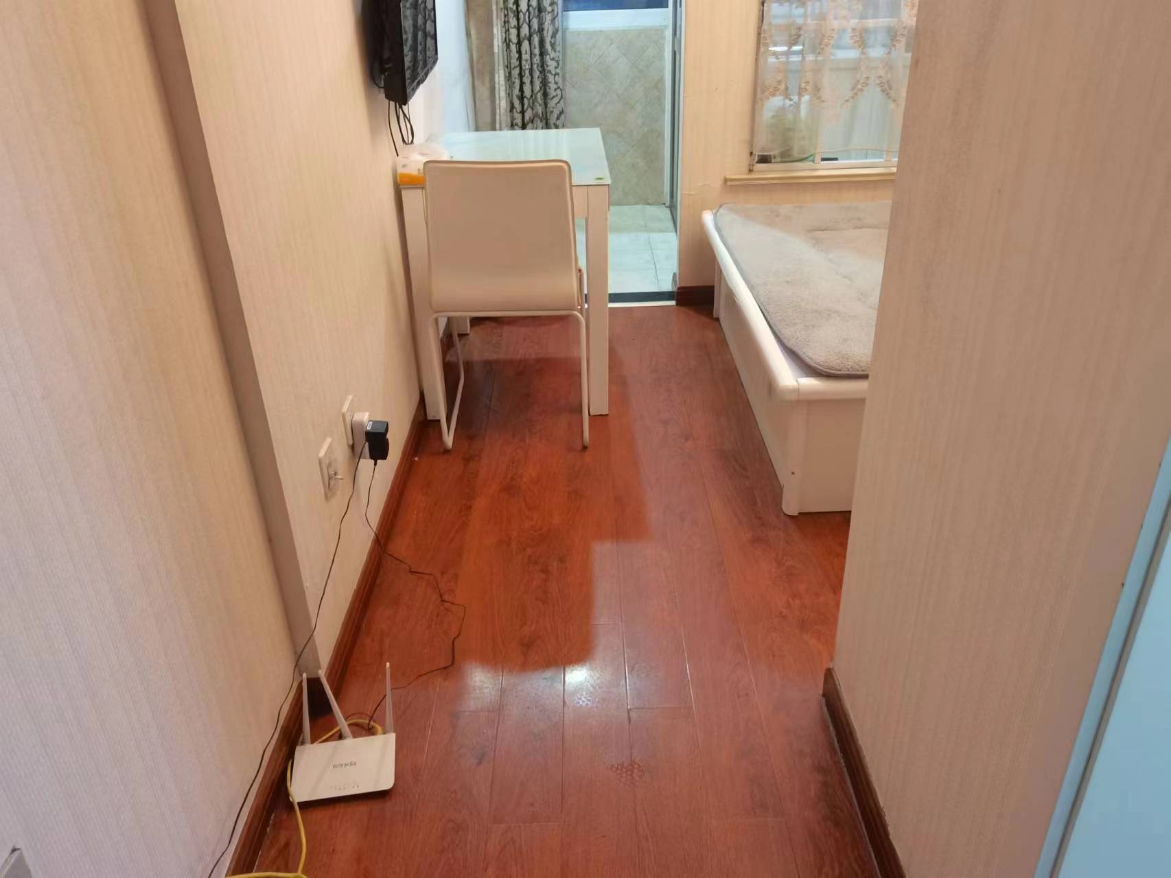 鑫湖国贸中心 1室1厅1卫 30m&sup2;