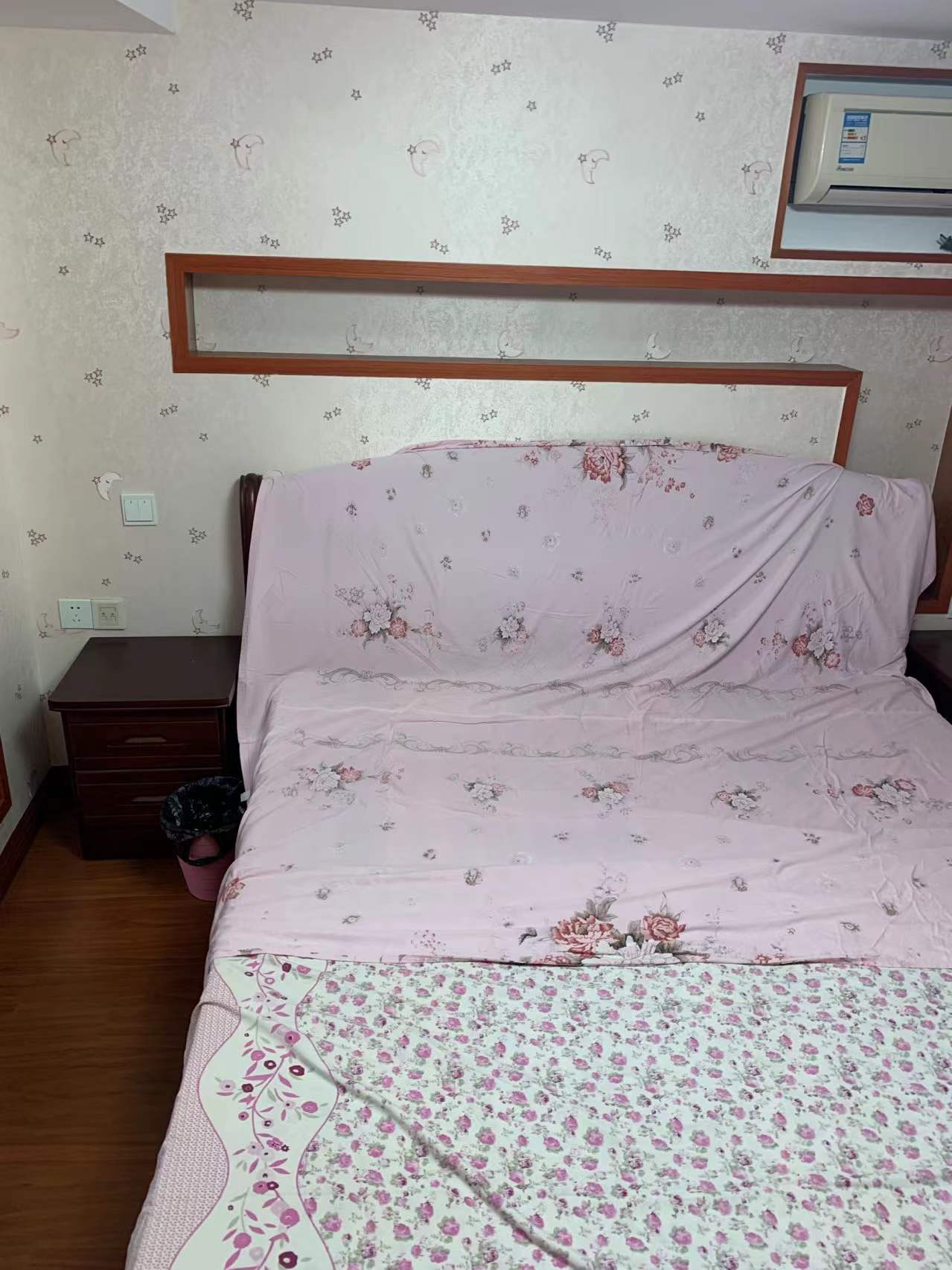 鸿运大厦 2室2厅1卫 58m²