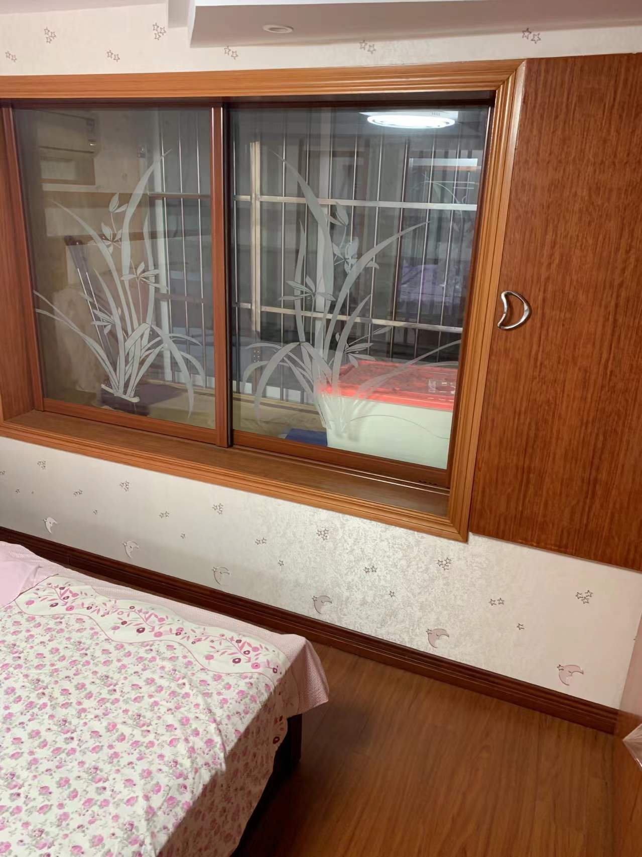 鸿运大厦 2室2厅1卫 58m²