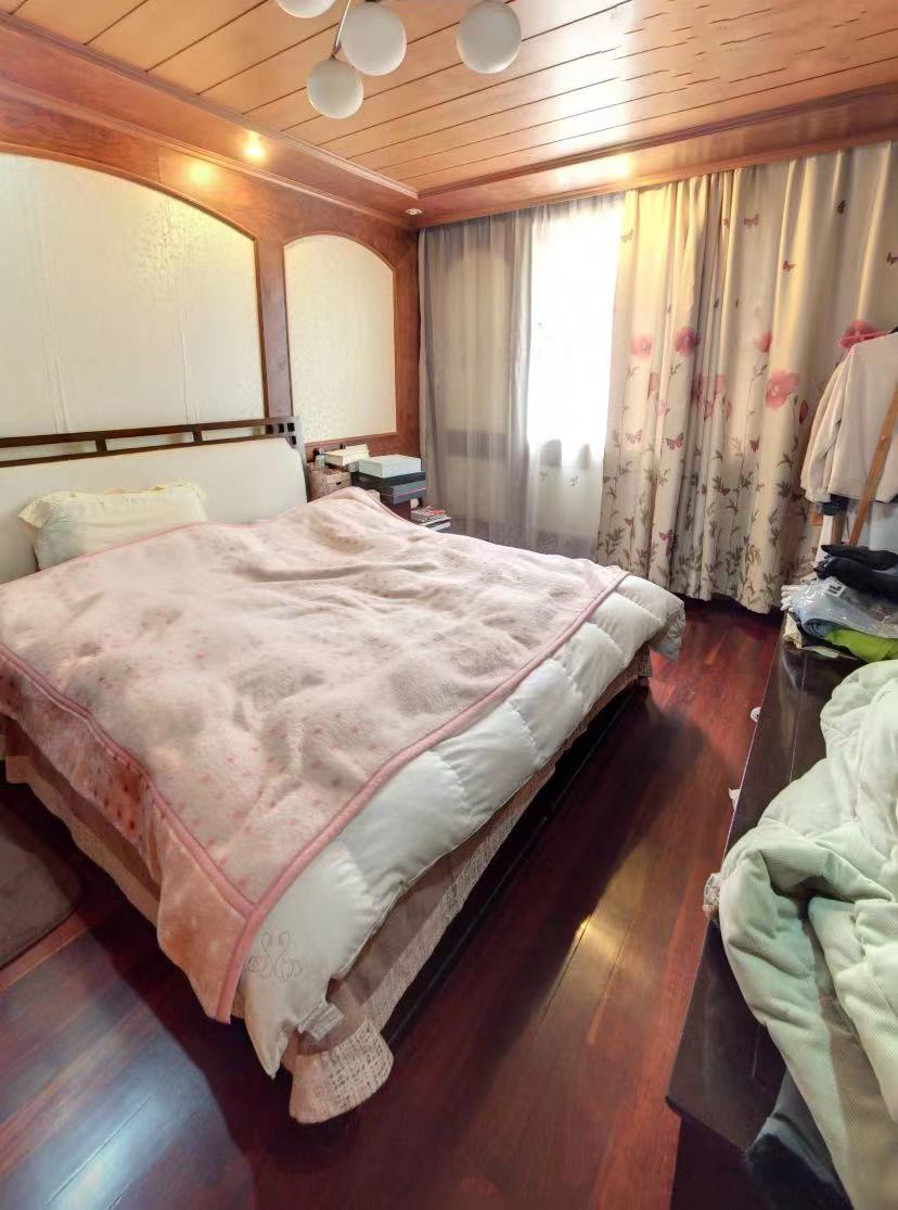 华威园 6室3厅2卫 260m&sup2;
