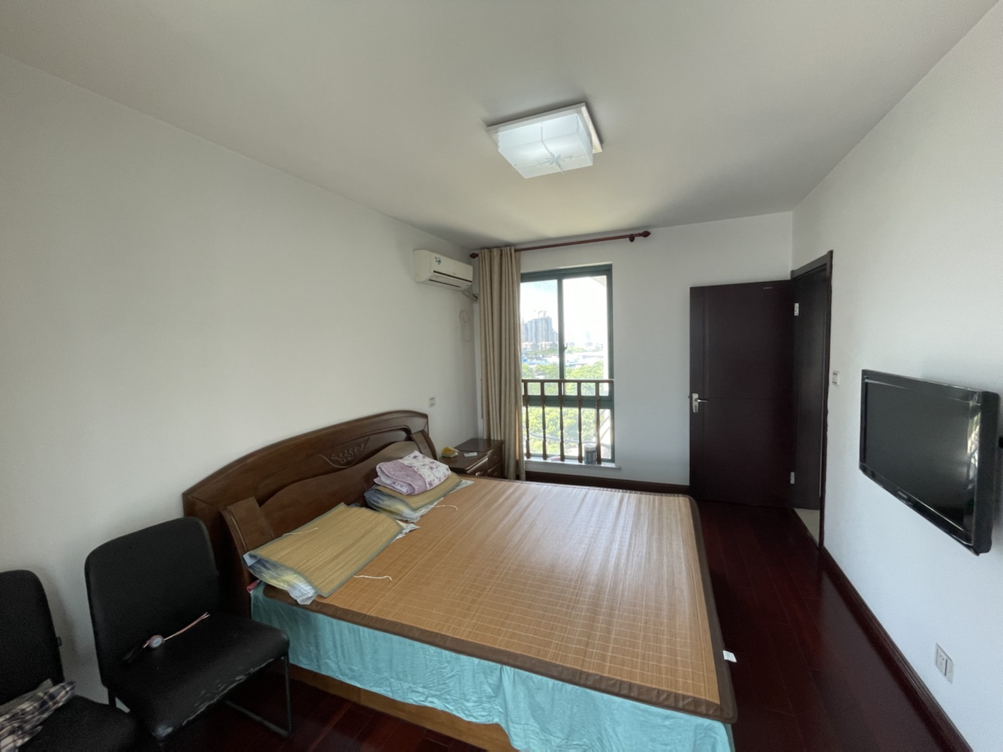 凤凰莱茵苑 3室2厅1卫 147m&sup2;