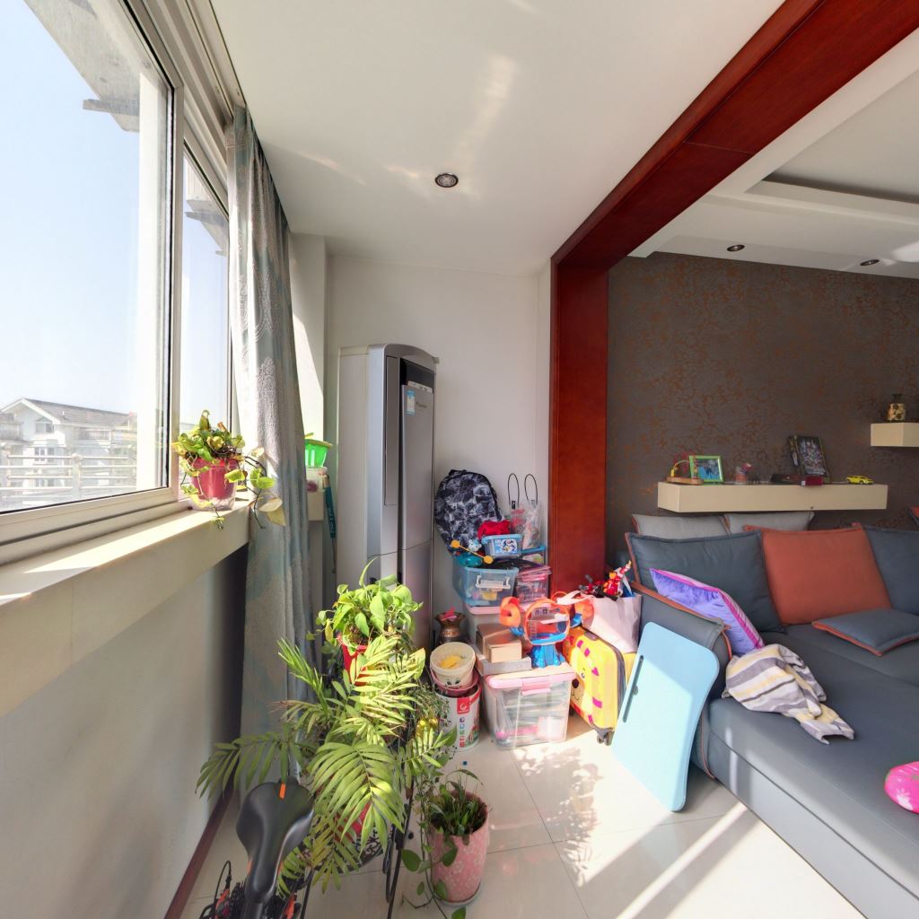 春晖花园 3室2厅2卫 135.00m&sup2;