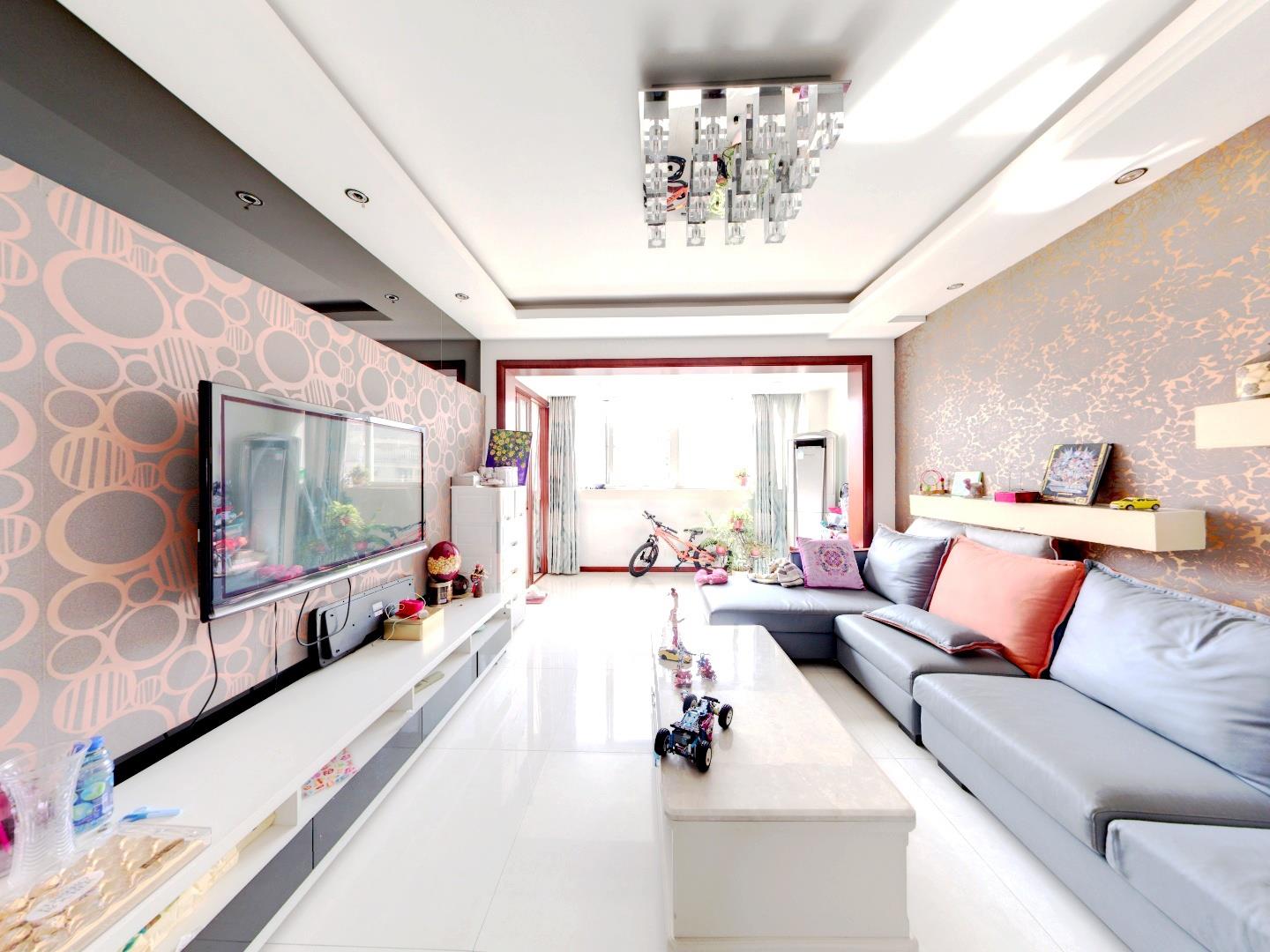 春晖花园 3室2厅2卫 135.00m&sup2;