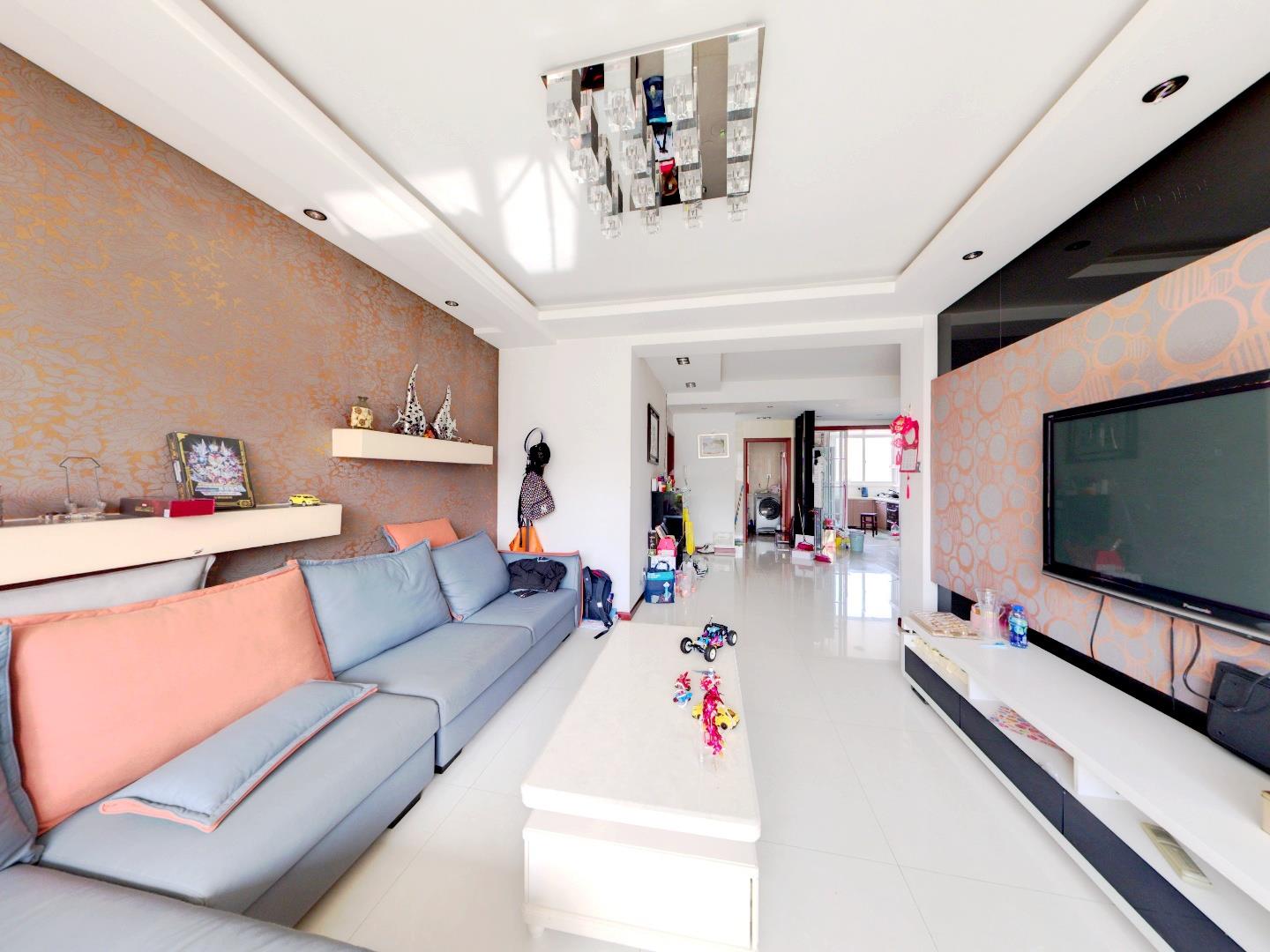 春晖花园 3室2厅2卫 135.00m&sup2;