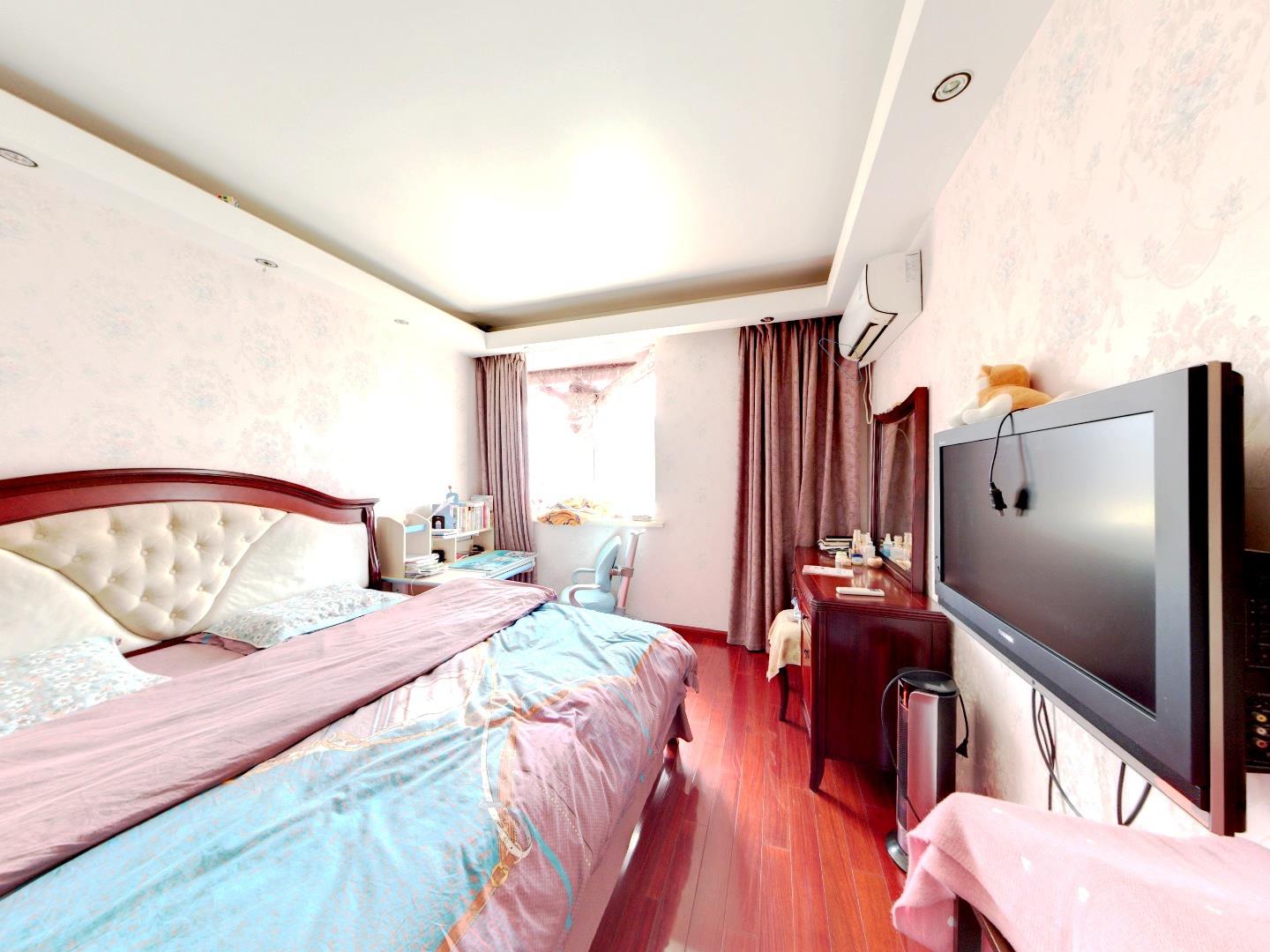 春晖花园 3室2厅2卫 135.00m&sup2;