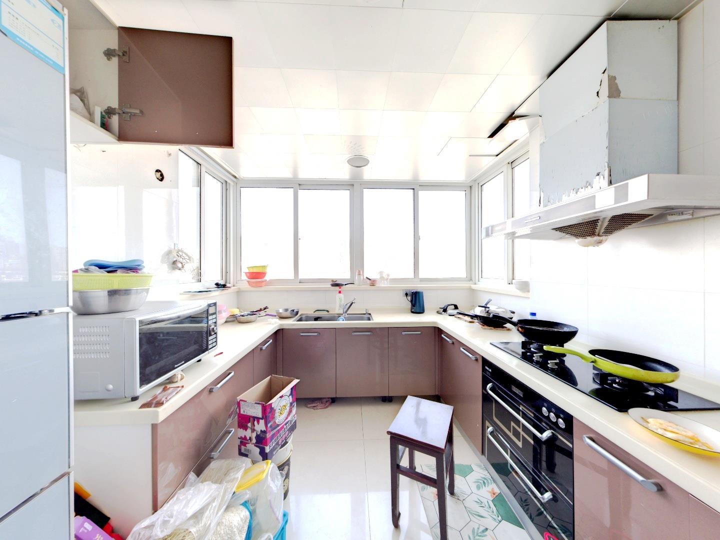 春晖花园 3室2厅2卫 135.00m&sup2;