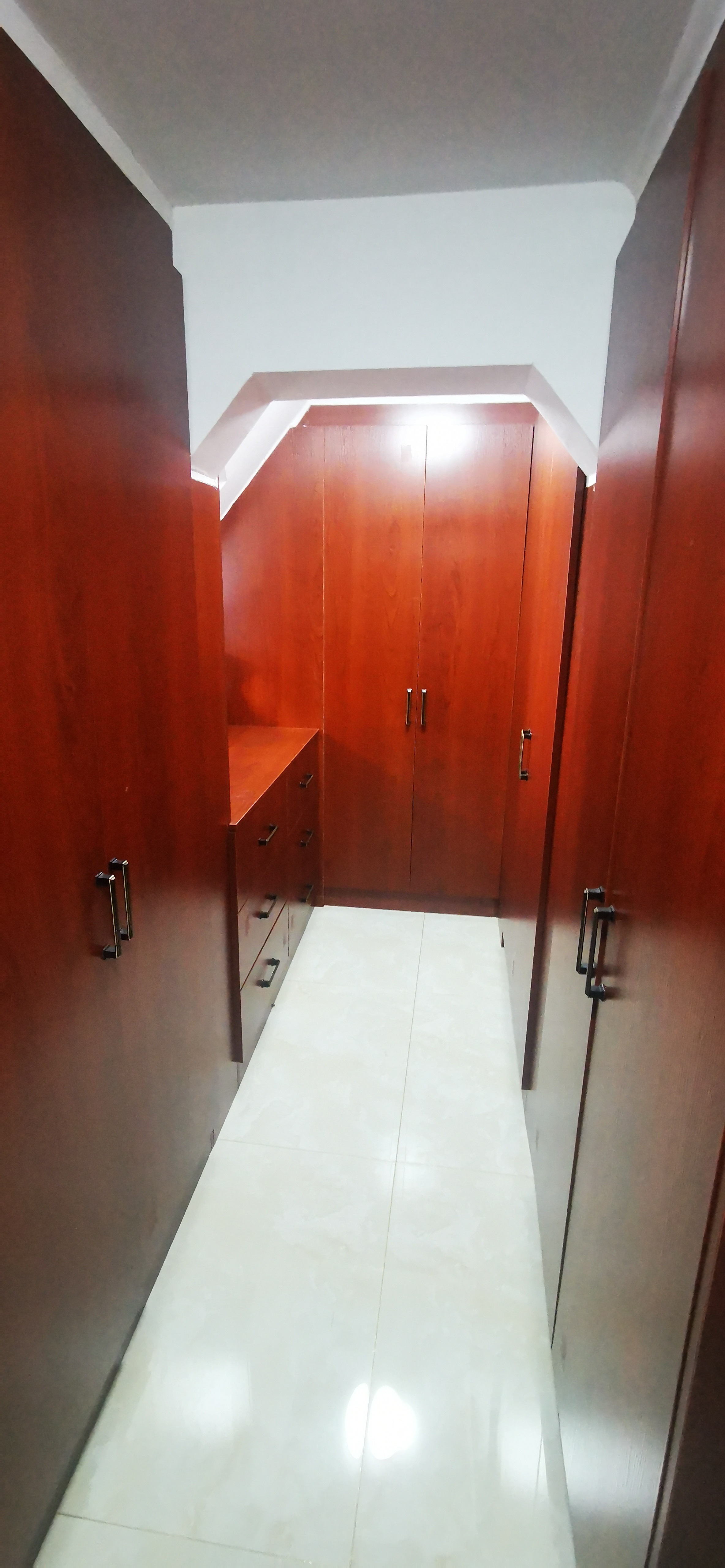 罗福宫 5室2厅2卫 292.00m&sup2;