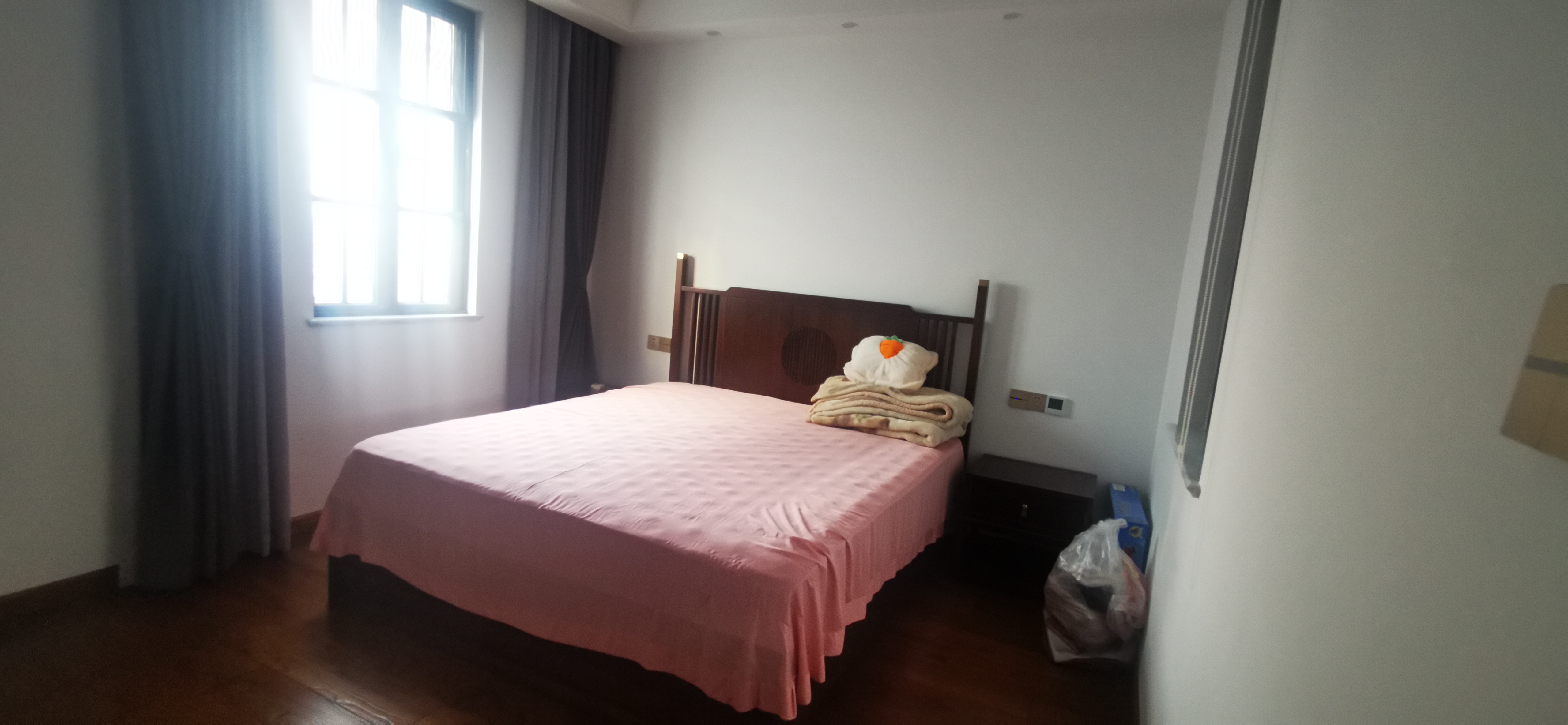 罗福宫 5室2厅2卫 292.00m&sup2;