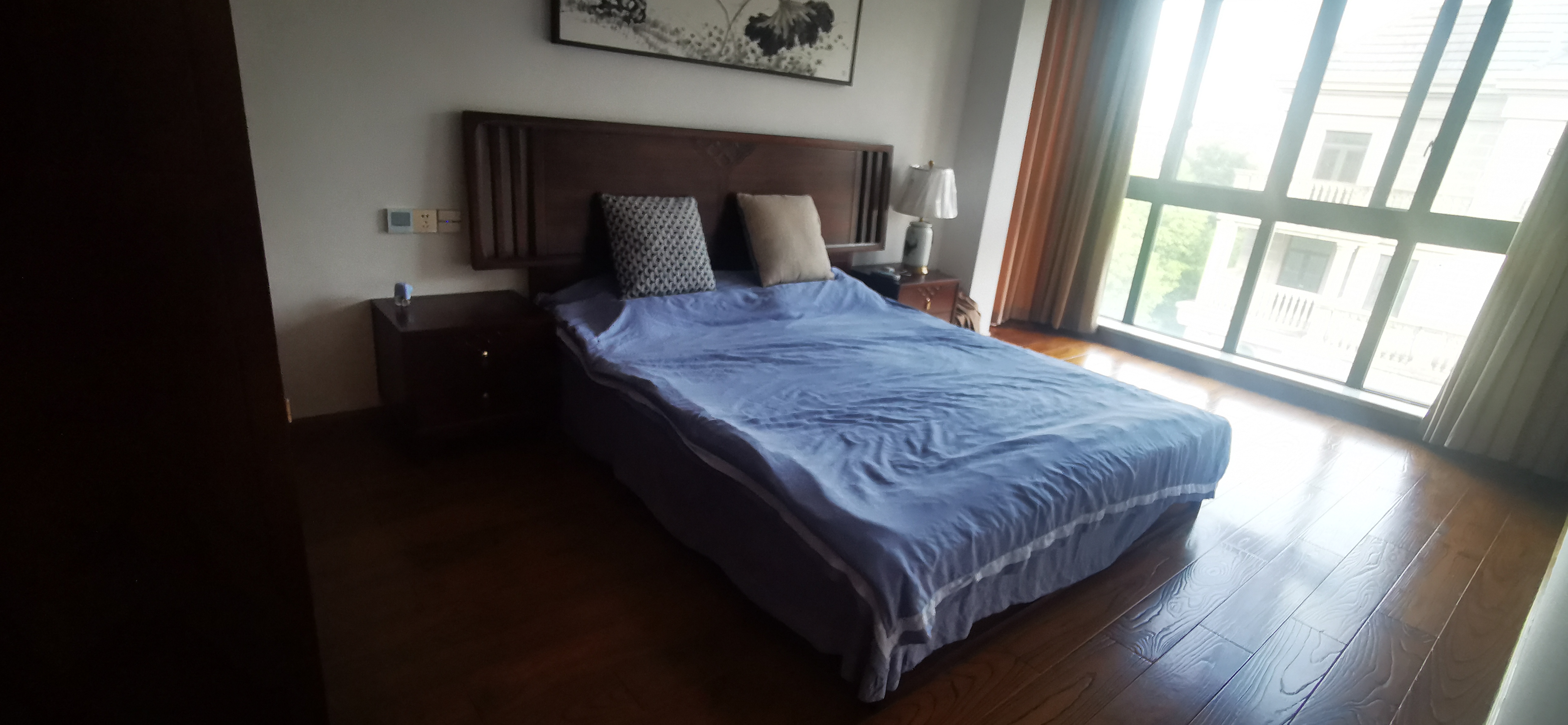 罗福宫 5室2厅2卫 292.00m&sup2;