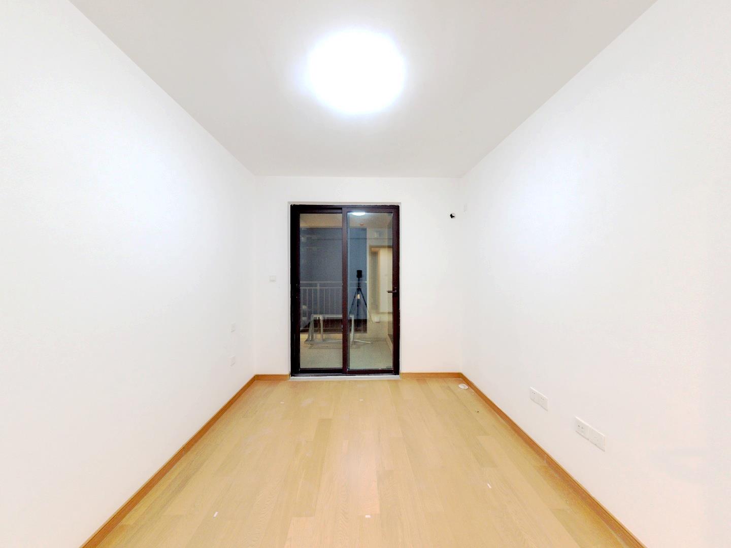 绿地新里城 3室2厅2卫 116.3m&sup2;