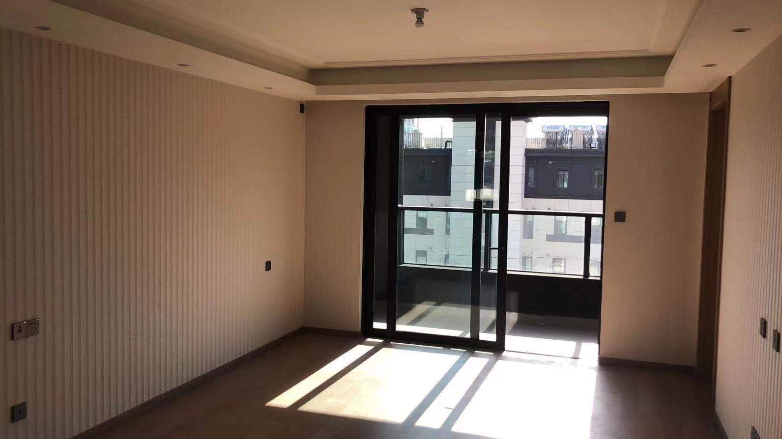 龙湖天宸源著 3室2厅2卫 116.8m&sup2;
