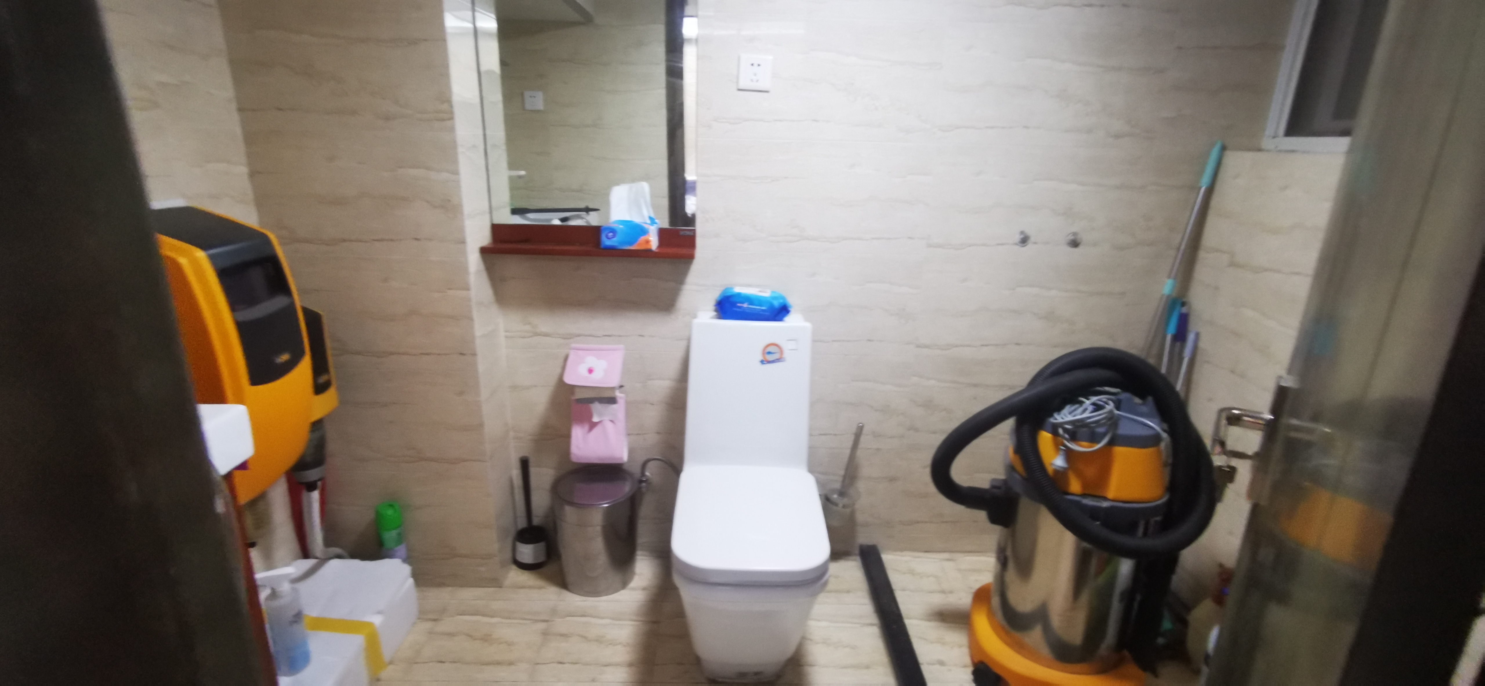 东郊庄园 4室2厅2卫 370m&sup2;
