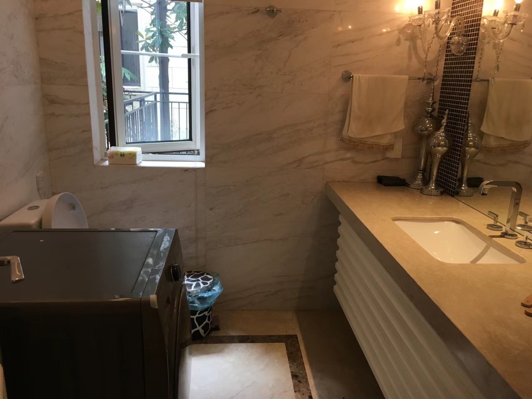 顺发御园 5室2厅3卫 450m&sup2;