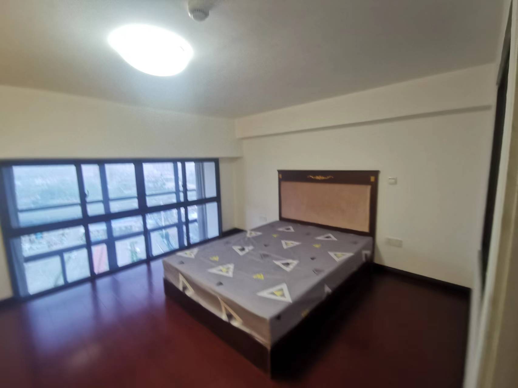 金海岸国际广场 3室2厅1卫 112.9m&sup2;