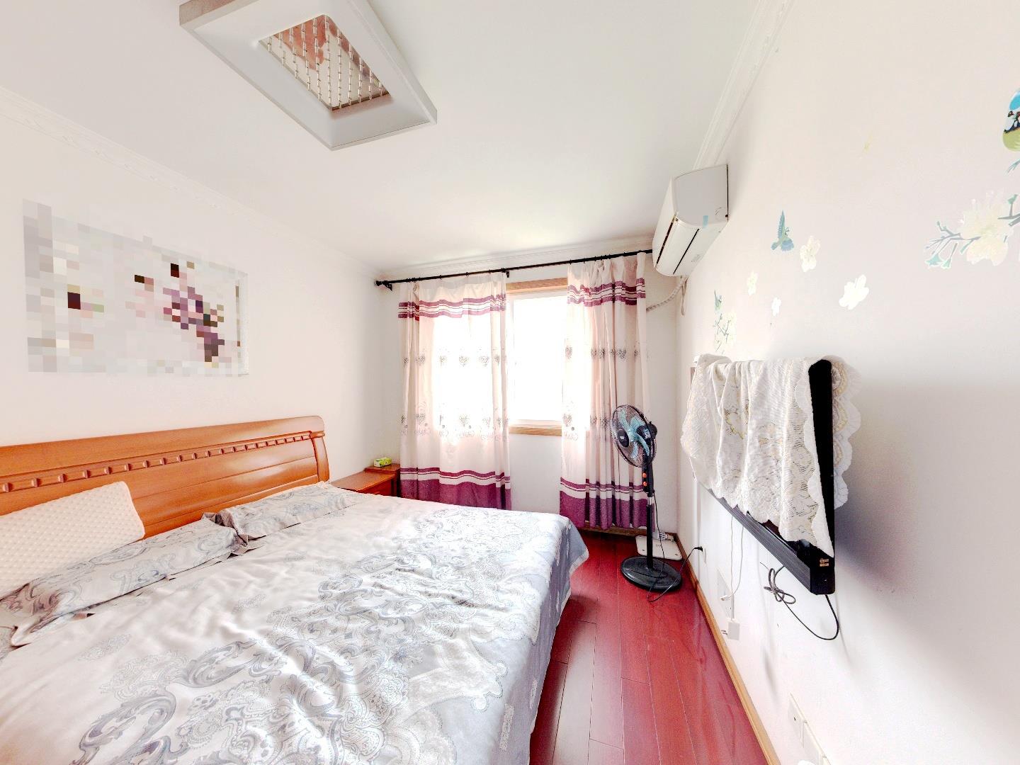 城港花苑东区 4室2厅1卫 126m&sup2;