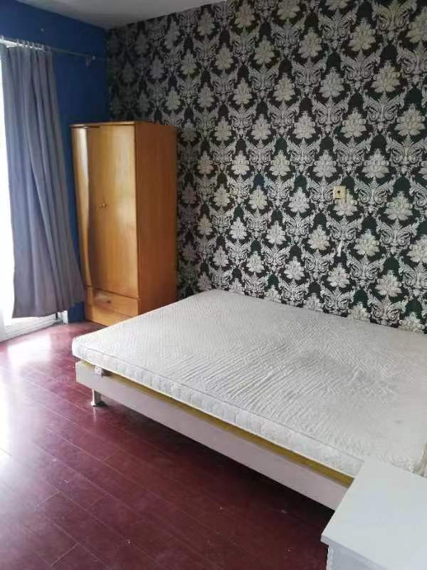 桂花小镇 4室2厅2卫 131m&sup2;