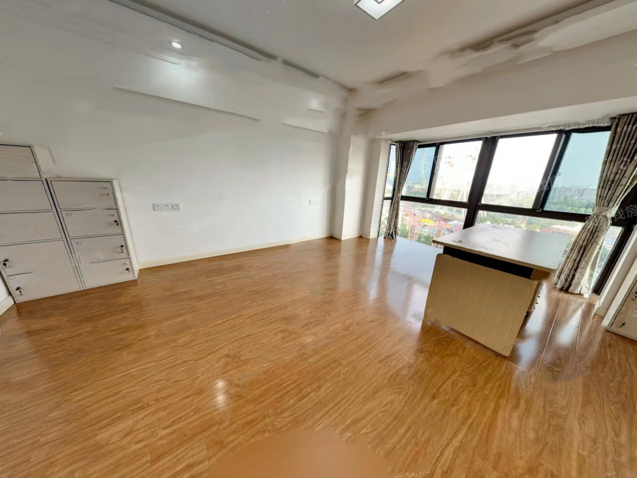 江海大厦 2室2厅2卫 60m&sup2;