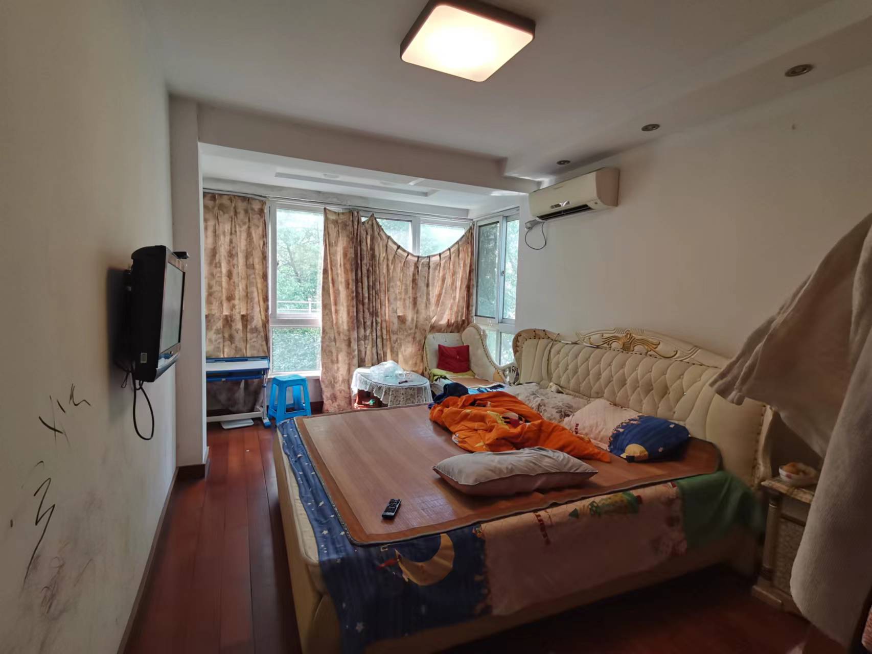 春晖花园 4室2厅2卫 168.8m&sup2;