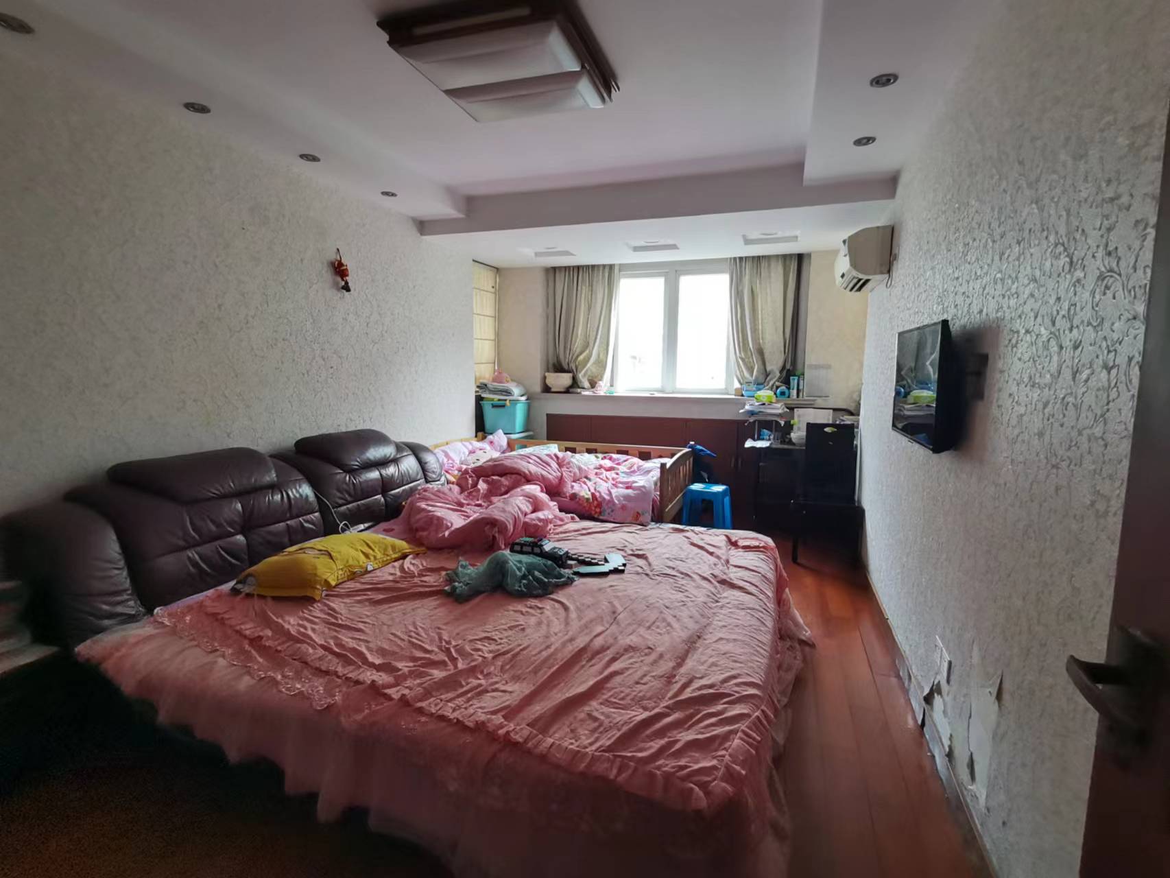 春晖花园 4室2厅2卫 168.8m&sup2;