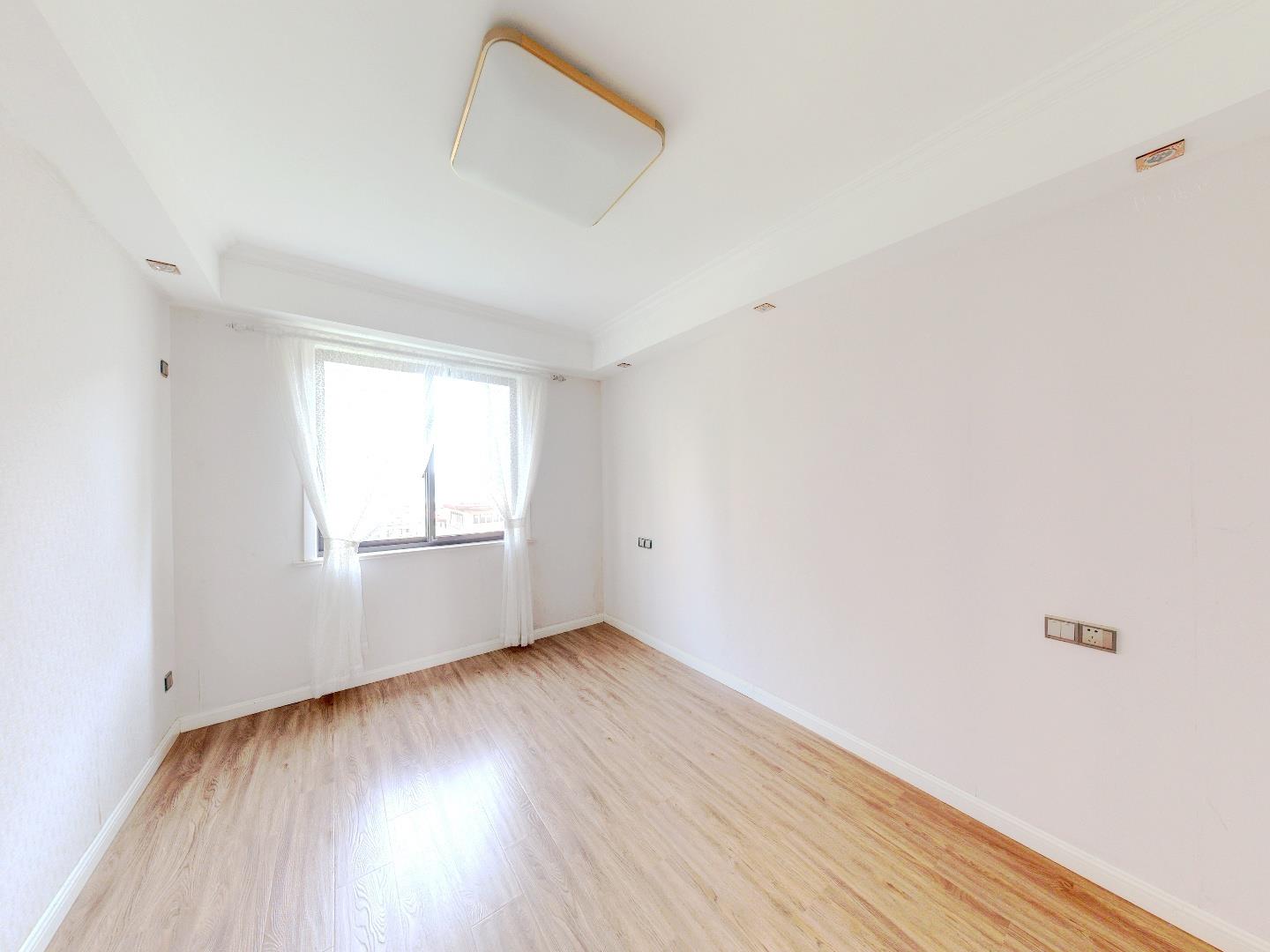 华强城 4室2厅2卫 157m&sup2;