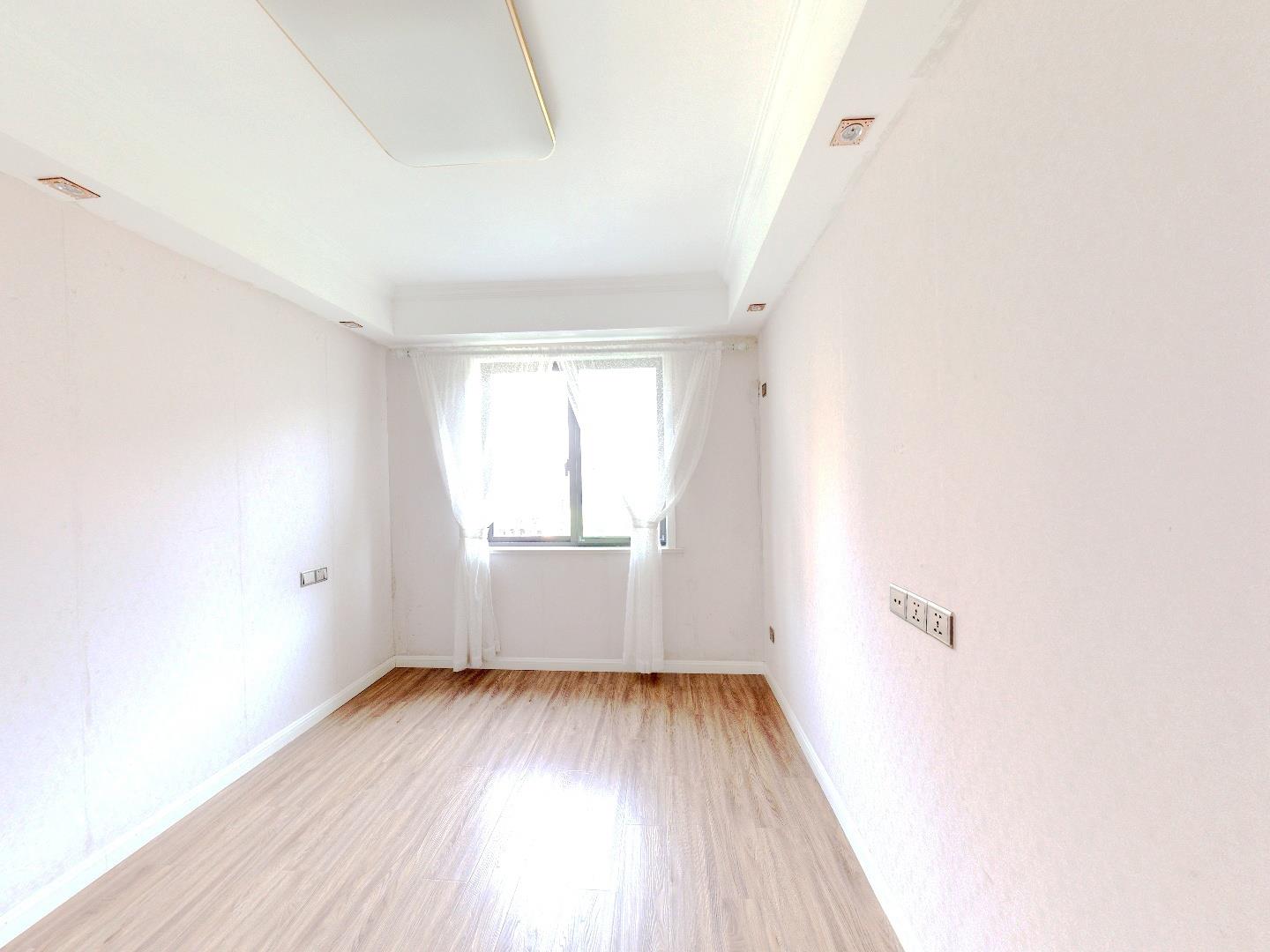 华强城 4室2厅2卫 157m&sup2;