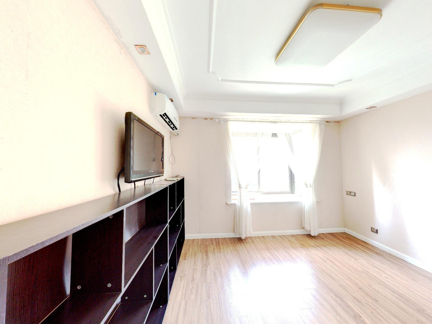 华强城 4室2厅2卫 157m&sup2;