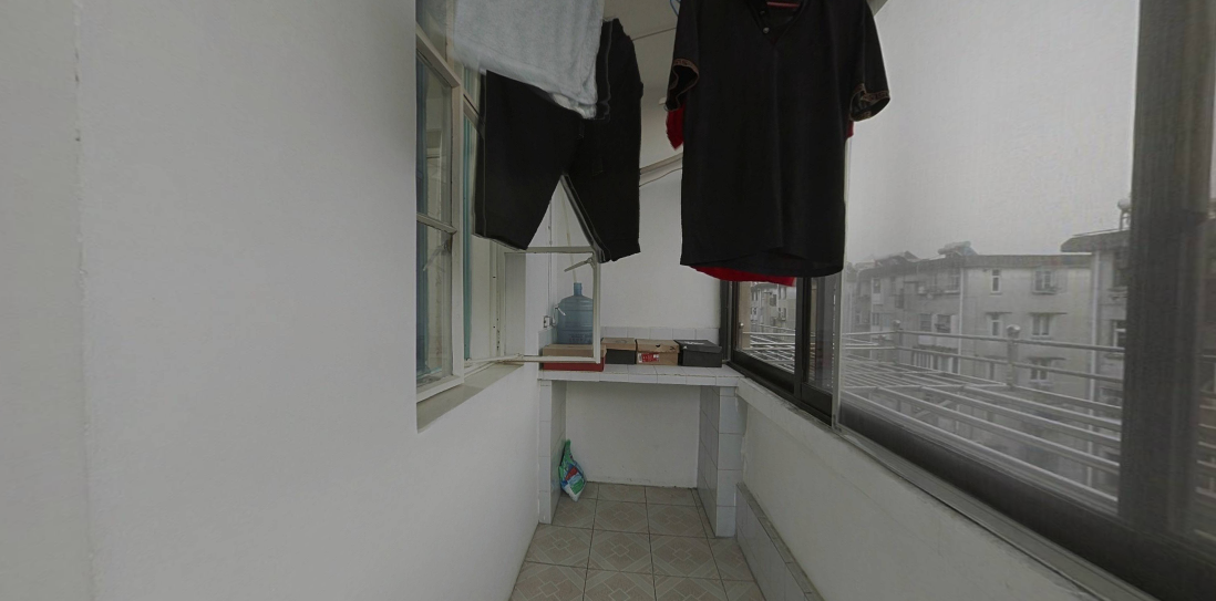 起凤园 3室1厅1卫 79m&sup2;