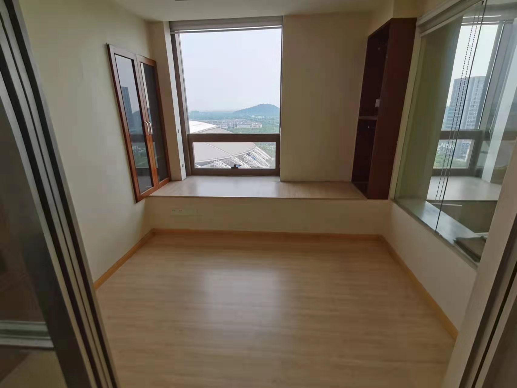 中南世纪城 1室1厅1卫 93.3m²