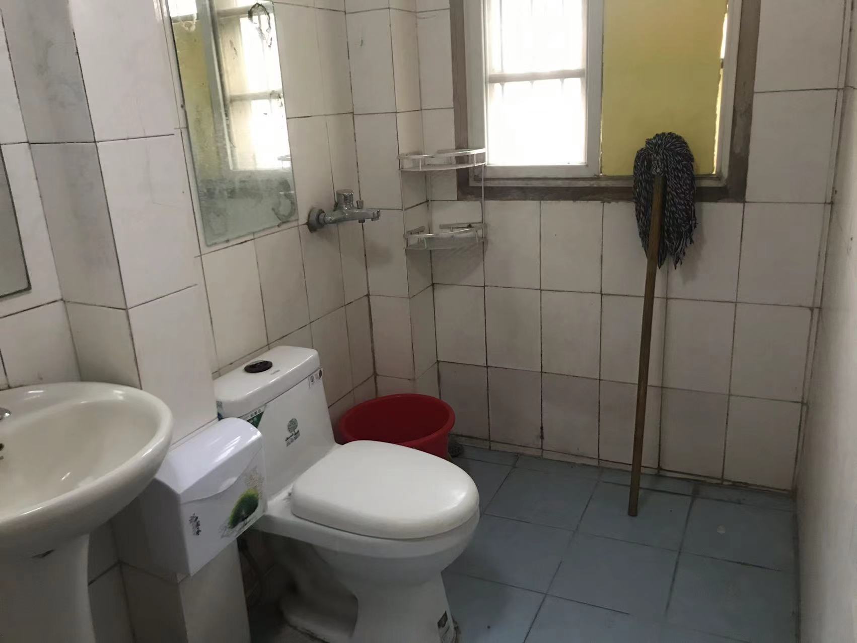 城港新村 2室1厅1卫 60m&sup2;