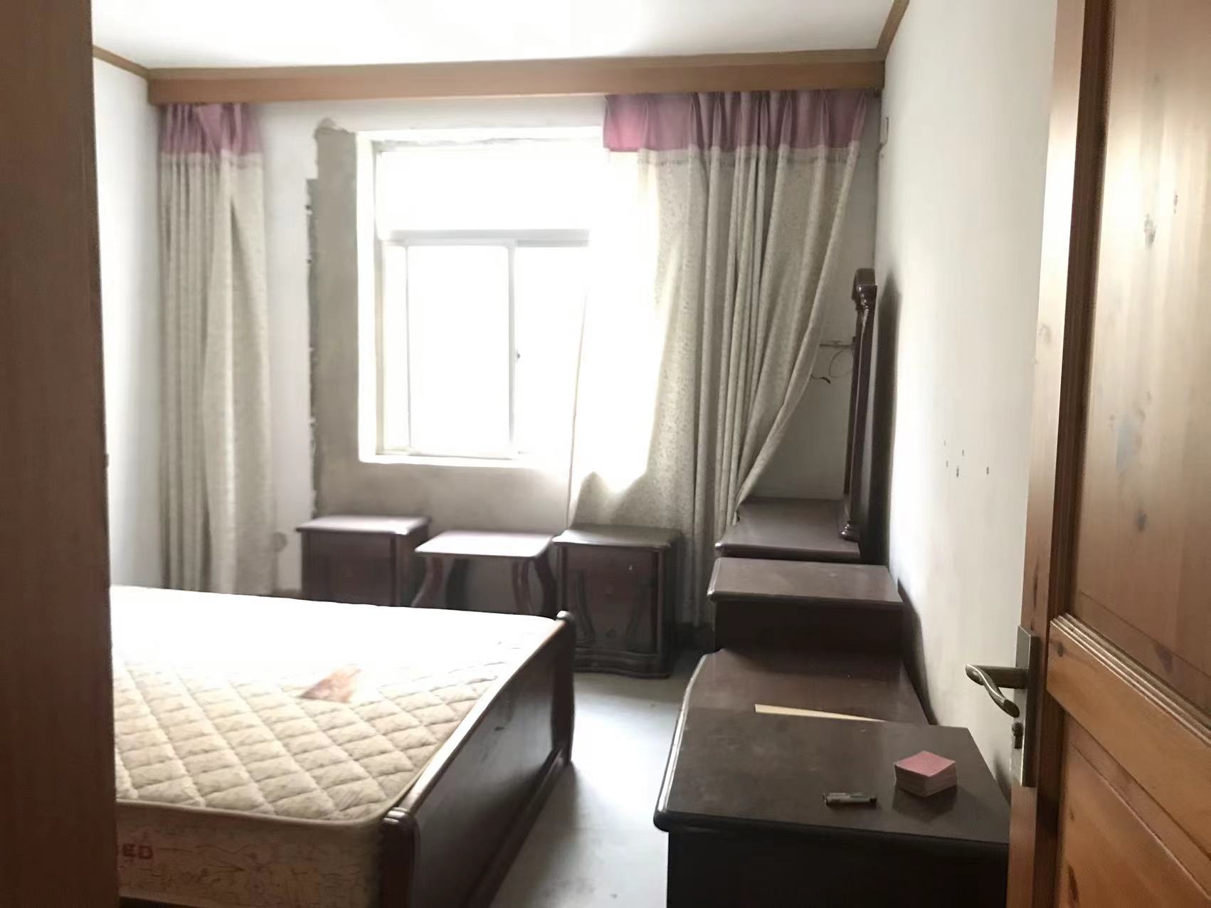 城港新村 2室1厅1卫 60m&sup2;