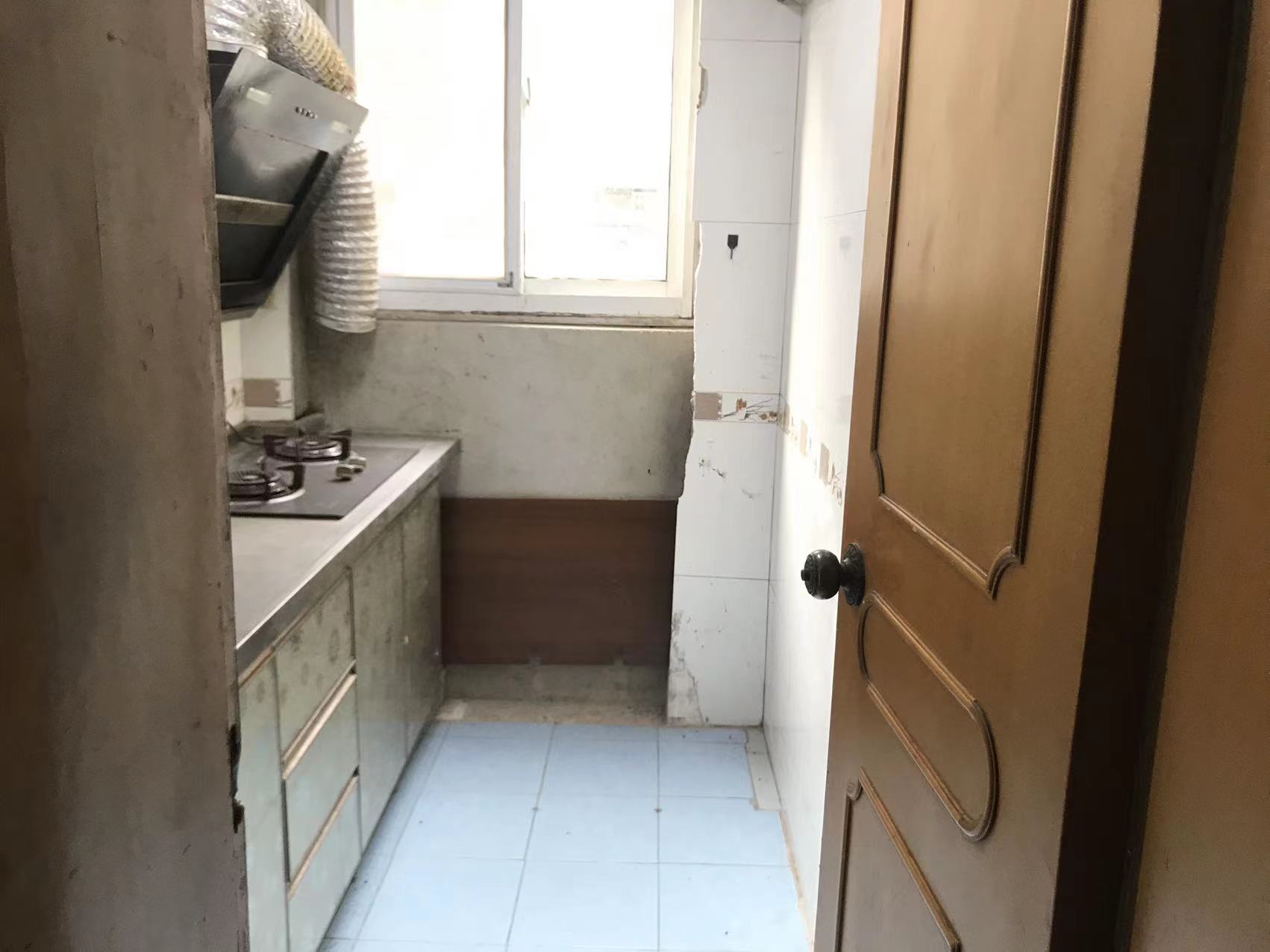 城港新村 2室1厅1卫 60m&sup2;