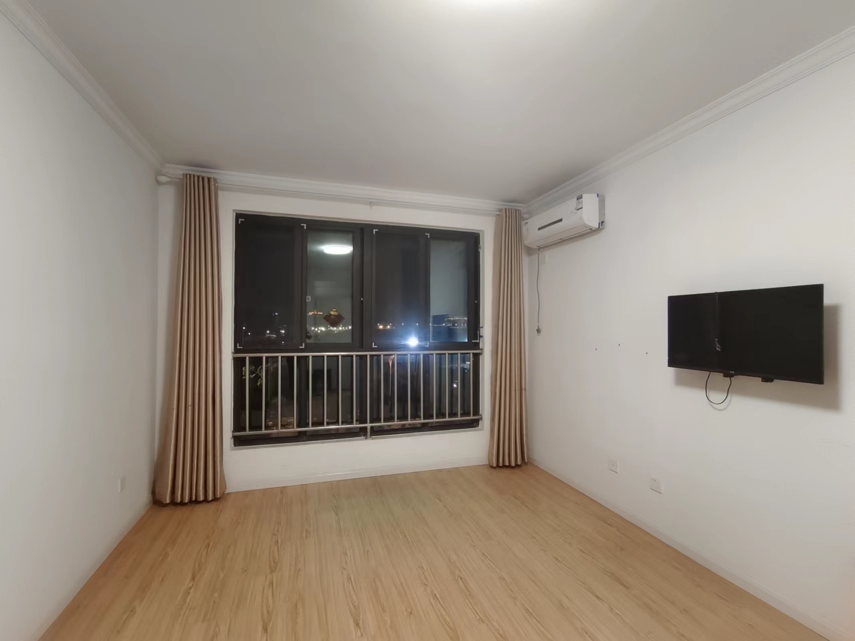 临江家园 1室1厅1卫 70m&sup2;