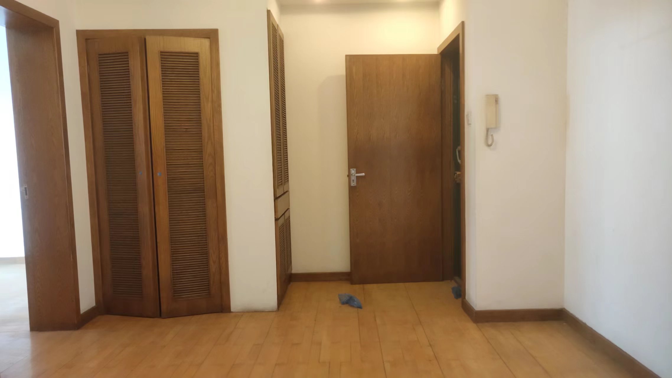 城港新村 4室2厅1卫 136m&sup2;