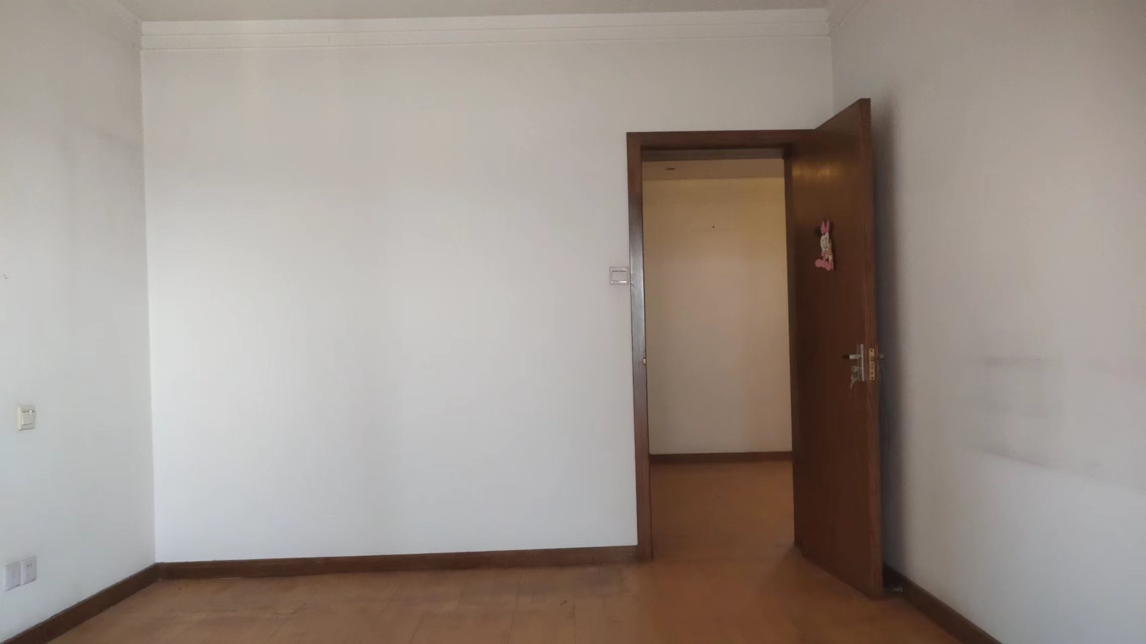 城港新村 4室2厅1卫 136m&sup2;
