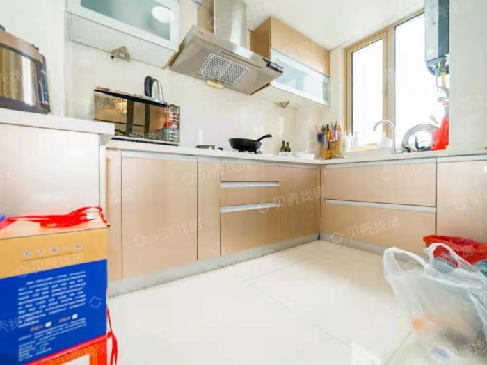 中南世纪花城一期 3室2厅2卫 135m&sup2;