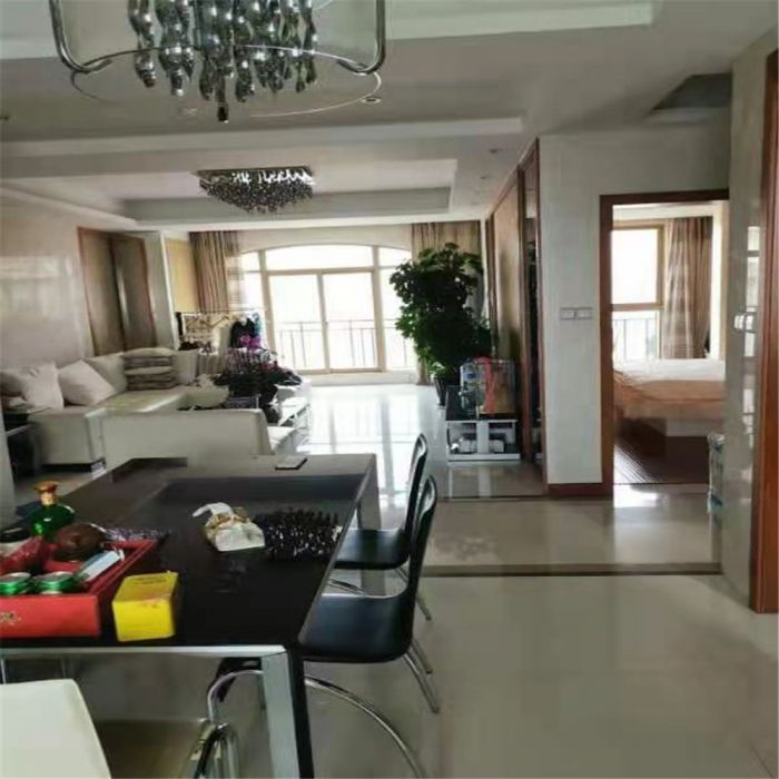 中南世纪花城一期 3室2厅2卫 135m&sup2;
