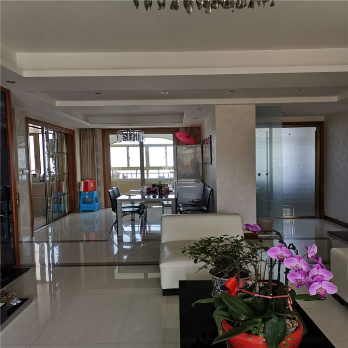 中南世纪花城一期 3室2厅2卫 135m&sup2;