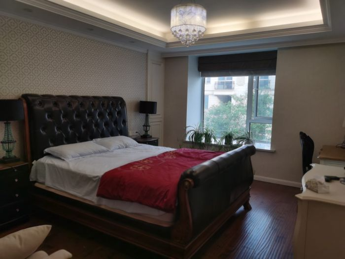 军山花园 4室2厅3卫 181.00m&sup2;