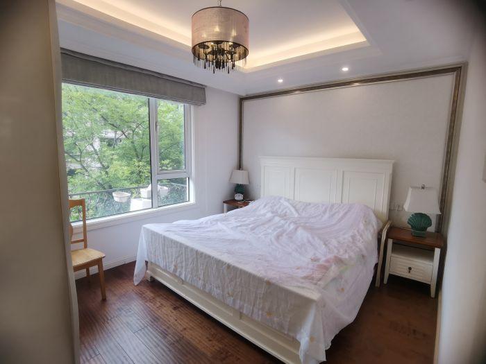 军山花园 4室2厅3卫 181.00m&sup2;