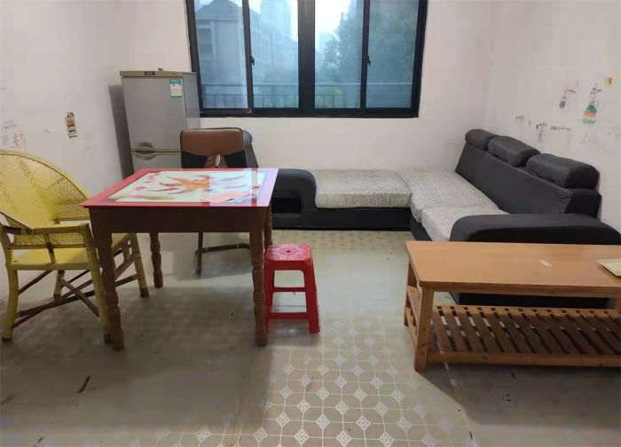 朝阳花苑 3室2厅2卫 138m&sup2;