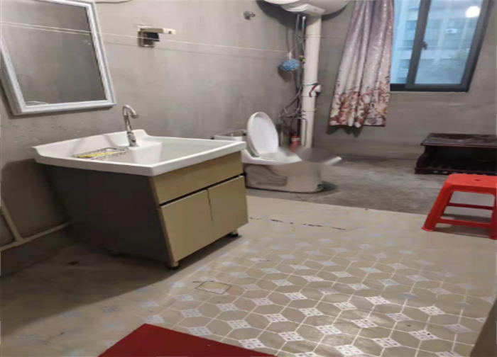 朝阳花苑 3室2厅2卫 138m&sup2;