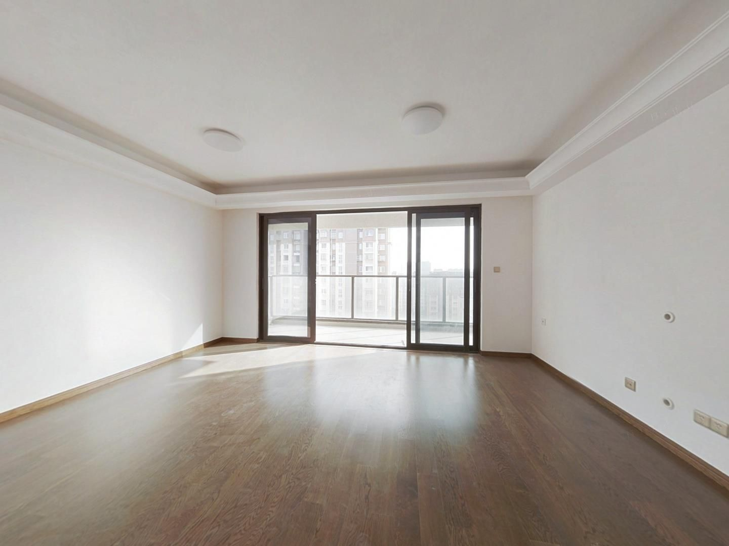 雍华府 3室2厅2卫 113m&sup2;