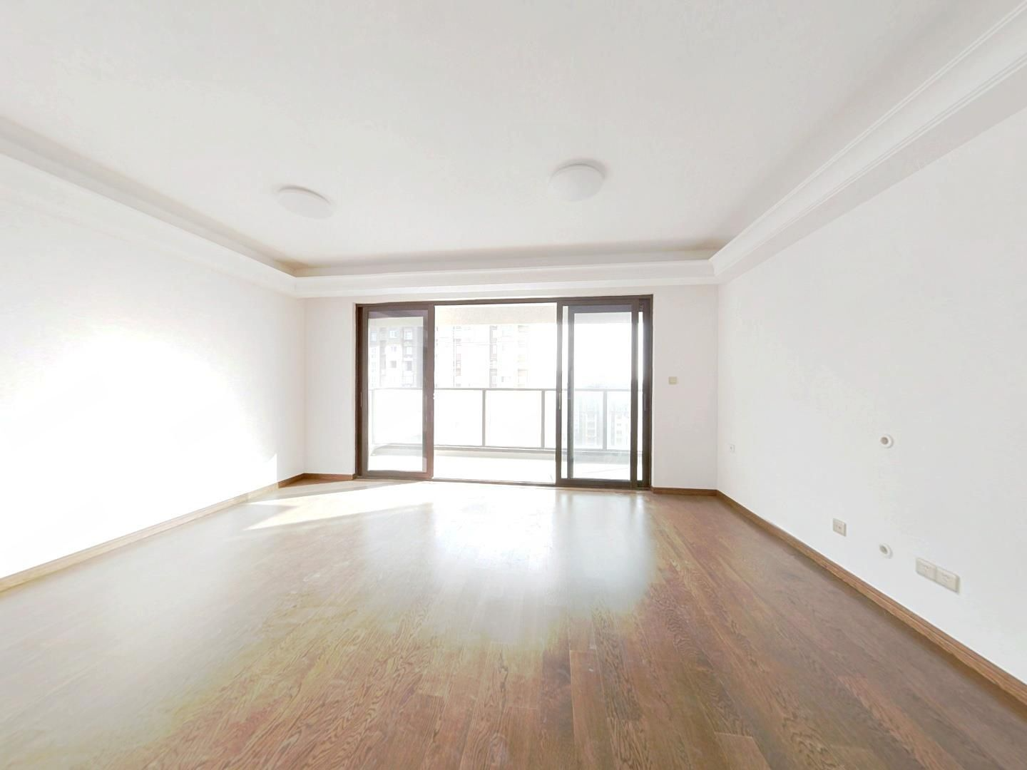 雍华府 3室2厅2卫 113m&sup2;