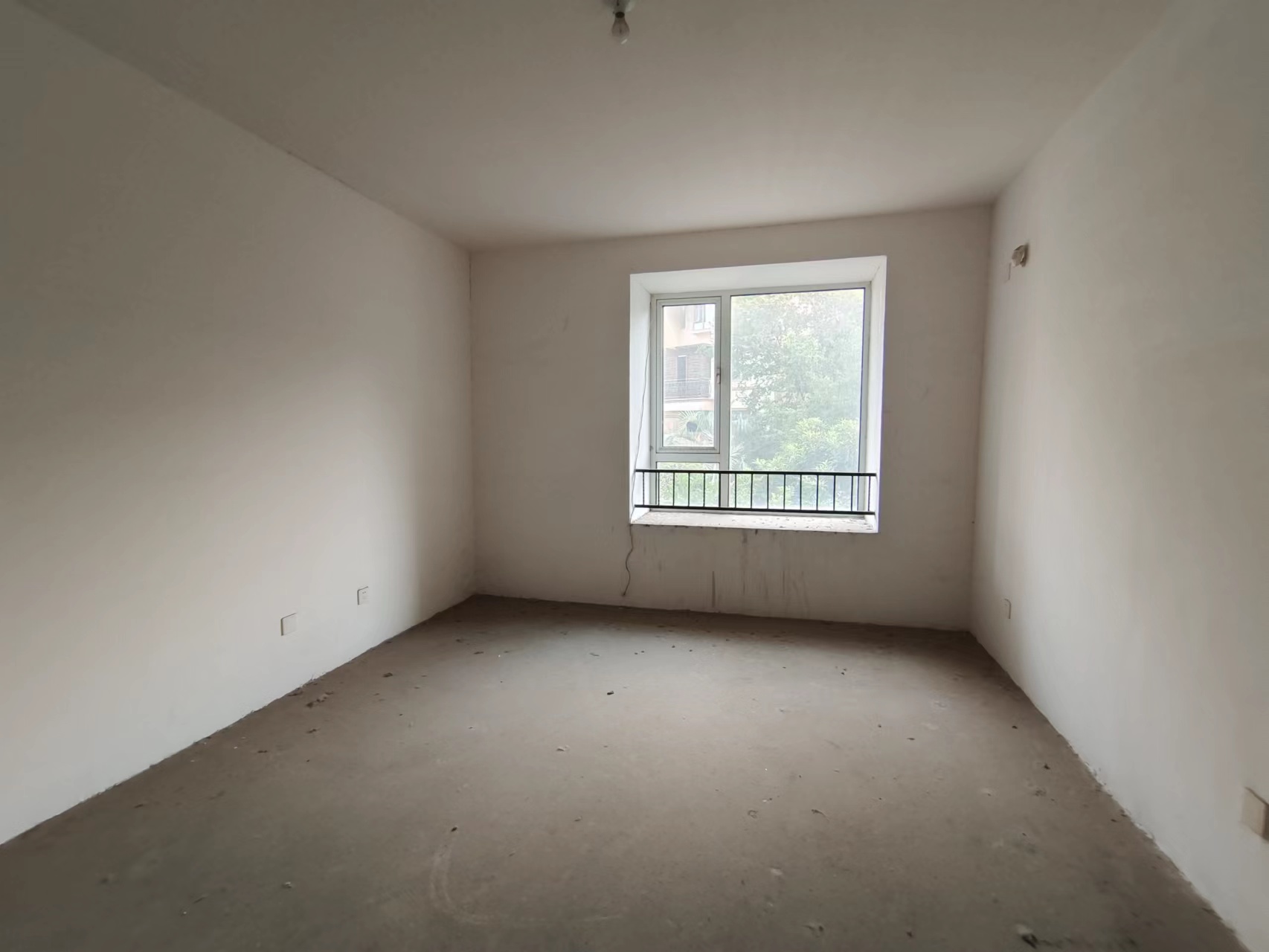 军山花园 4室2厅2卫 188m&sup2;