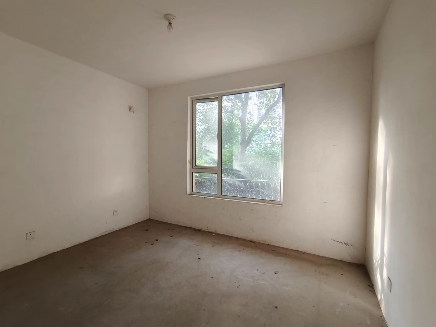 军山花园 4室2厅2卫 188m&sup2;